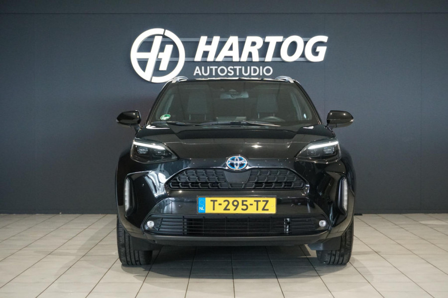 Toyota Yaris Cross 1.5 Hybrid First Edition + PANODAK / HEAD-UP / TREKHAAK