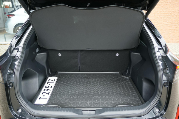 Toyota Yaris Cross 1.5 Hybrid First Edition + PANODAK / HEAD-UP / TREKHAAK