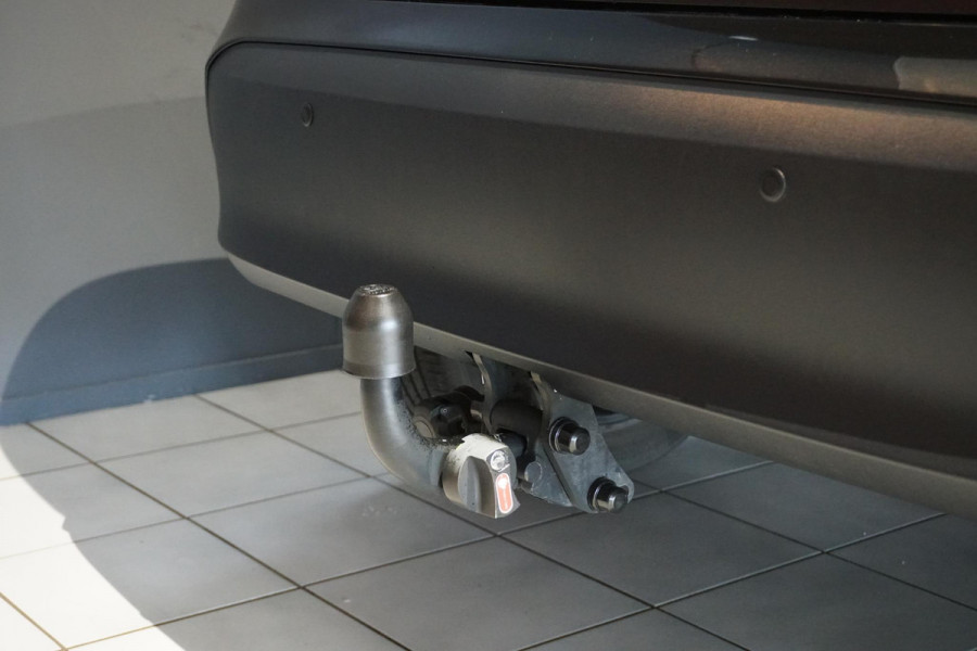 Toyota Yaris Cross 1.5 Hybrid First Edition + PANODAK / HEAD-UP / TREKHAAK