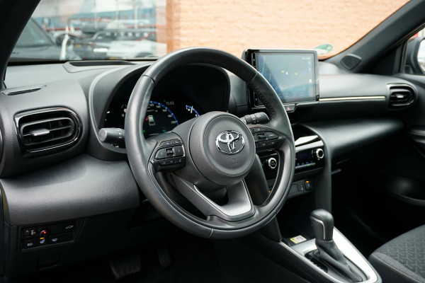 Toyota Yaris Cross 1.5 Hybrid First Edition + PANODAK / HEAD-UP / TREKHAAK