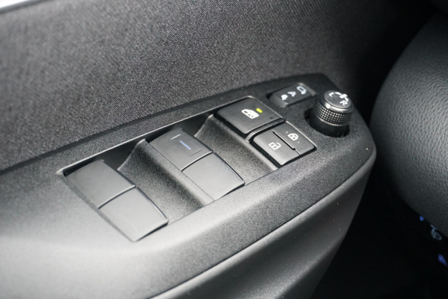 Toyota Yaris Cross 1.5 Hybrid First Edition + PANODAK / HEAD-UP / TREKHAAK