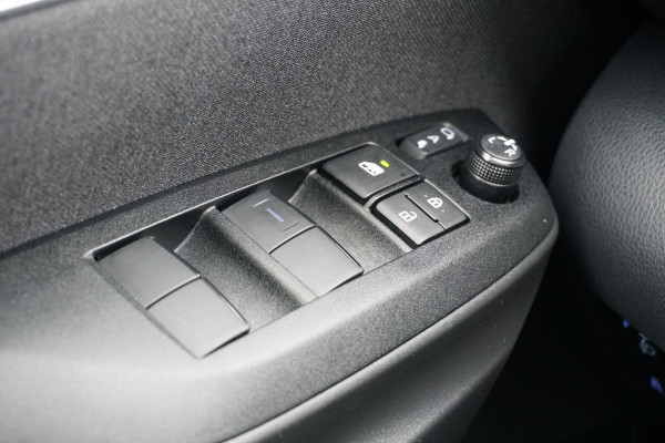 Toyota Yaris Cross 1.5 Hybrid First Edition + PANODAK / HEAD-UP / TREKHAAK