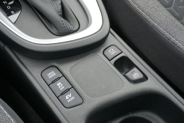 Toyota Yaris Cross 1.5 Hybrid First Edition + PANODAK / HEAD-UP / TREKHAAK