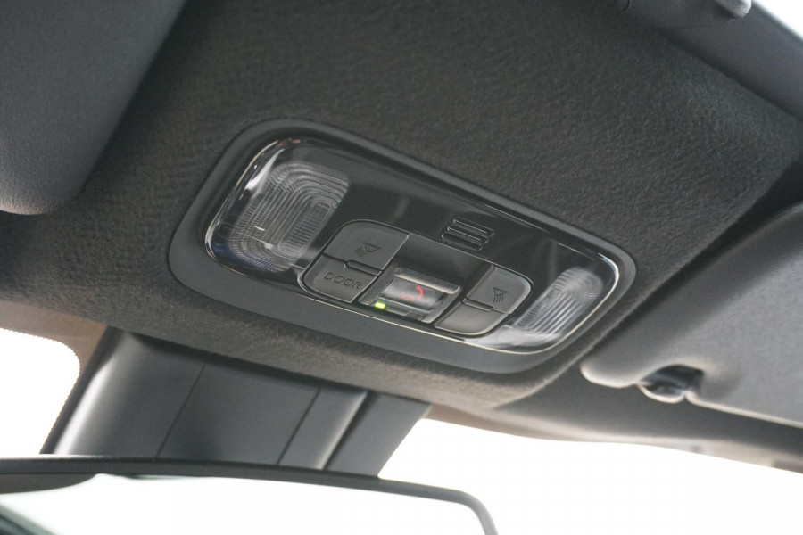 Toyota Yaris Cross 1.5 Hybrid First Edition + PANODAK / HEAD-UP / TREKHAAK