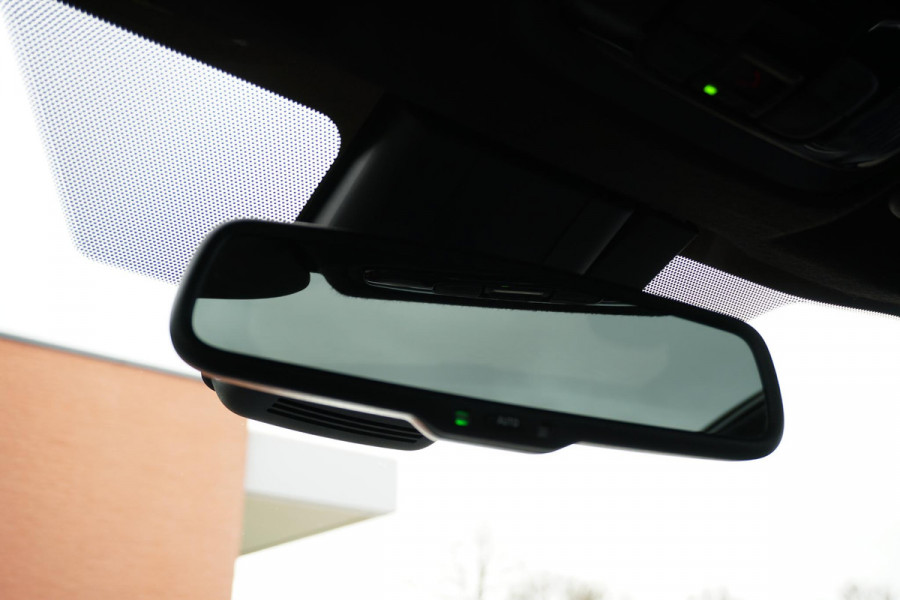 Toyota Yaris Cross 1.5 Hybrid First Edition + PANODAK / HEAD-UP / TREKHAAK