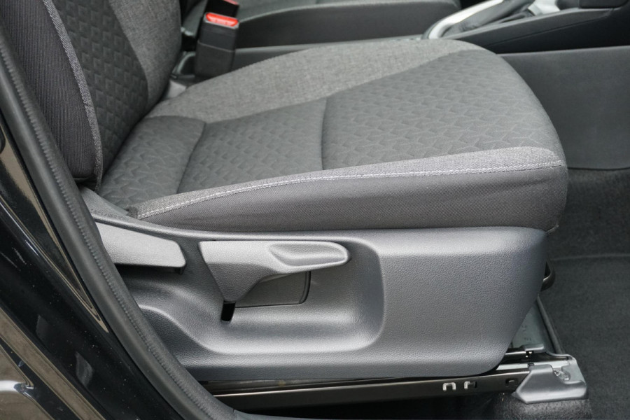 Toyota Yaris Cross 1.5 Hybrid First Edition + PANODAK / HEAD-UP / TREKHAAK