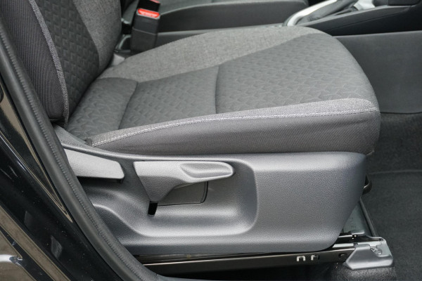 Toyota Yaris Cross 1.5 Hybrid First Edition + PANODAK / HEAD-UP / TREKHAAK