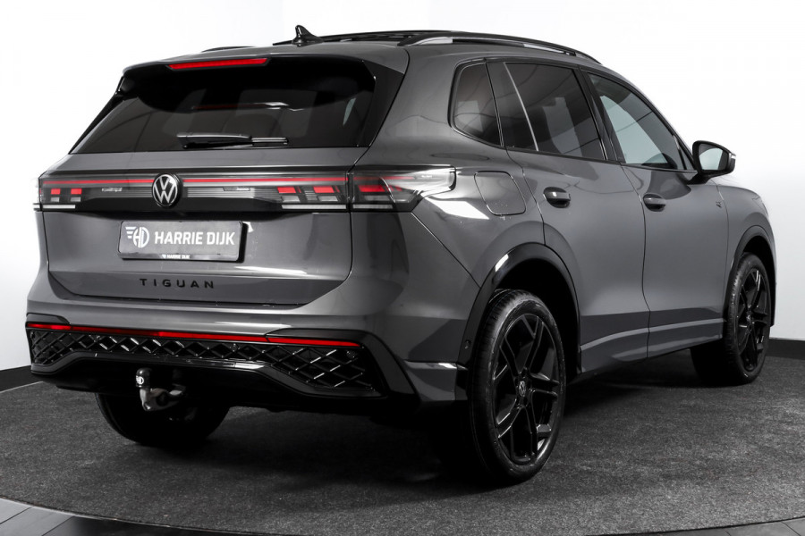 Volkswagen Tiguan 1.5 eHybrid 272 PK R-Line | Black Style | Elek. Trekhaak | S/K-panodak | Adapt. Cruise | Stoel-+stuurverw. | App. Connect | Camera | PDC | LM 20" | 8355