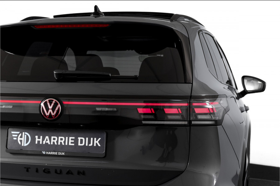 Volkswagen Tiguan 1.5 eHybrid 272 PK R-Line | Black Style | Elek. Trekhaak | S/K-panodak | Adapt. Cruise | Stoel-+stuurverw. | App. Connect | Camera | PDC | LM 20" | 8355