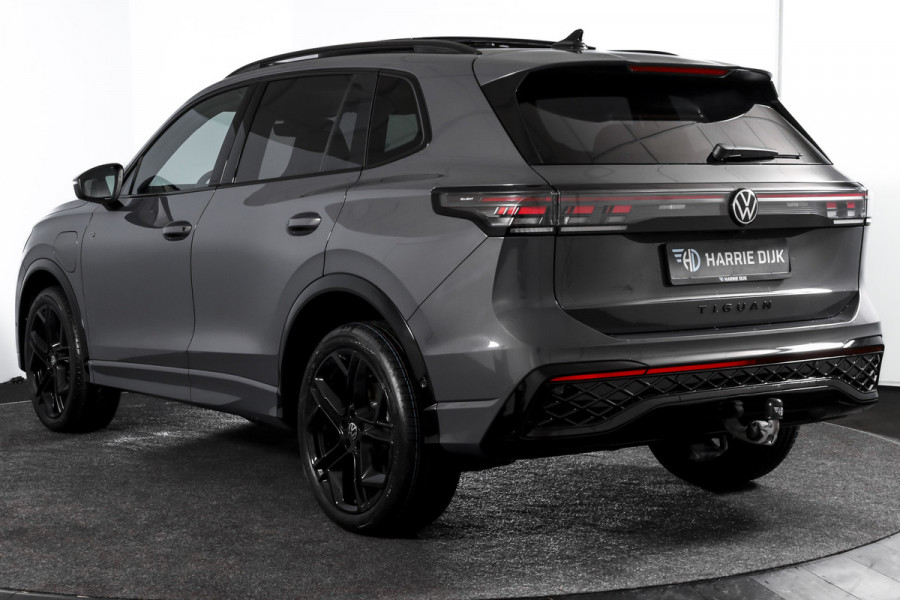 Volkswagen Tiguan 1.5 eHybrid 272 PK R-Line | Black Style | Elek. Trekhaak | S/K-panodak | Adapt. Cruise | Stoel-+stuurverw. | App. Connect | Camera | PDC | LM 20" | 8355