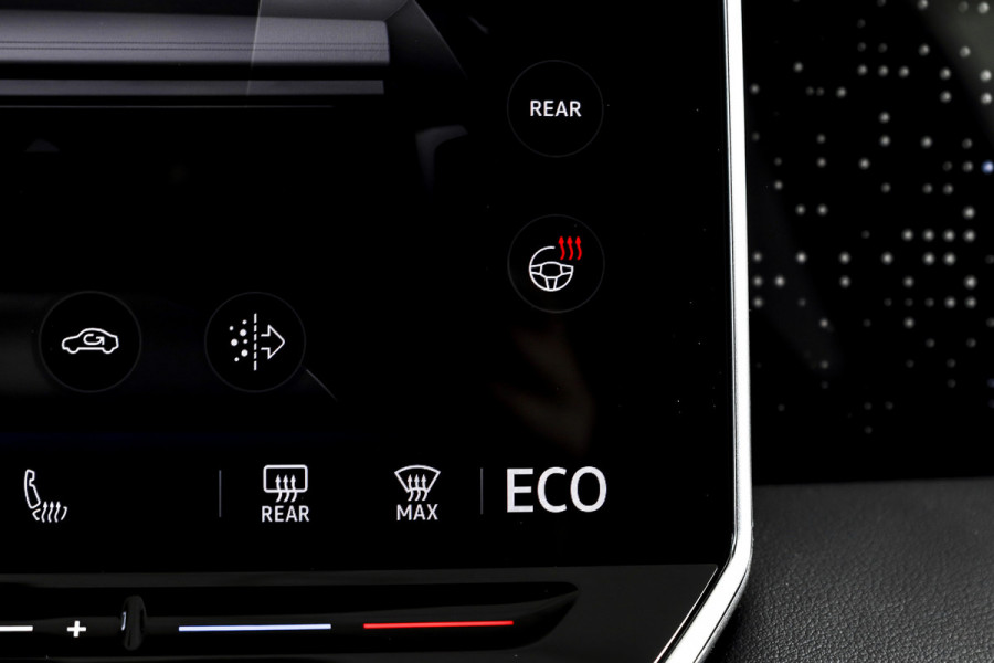 Volkswagen Tiguan 1.5 eHybrid 272 PK R-Line | Black Style | Elek. Trekhaak | S/K-panodak | Adapt. Cruise | Stoel-+stuurverw. | App. Connect | Camera | PDC | LM 20" | 8355