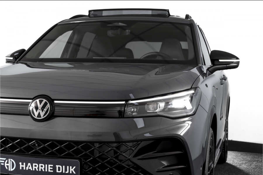 Volkswagen Tiguan 1.5 eHybrid 272 PK R-Line | Black Style | Elek. Trekhaak | S/K-panodak | Adapt. Cruise | Stoel-+stuurverw. | App. Connect | Camera | PDC | LM 20" | 8355