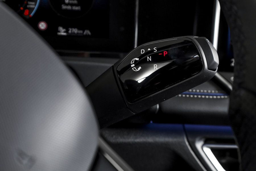 Volkswagen Tiguan 1.5 eHybrid 272 PK R-Line | Black Style | Elek. Trekhaak | S/K-panodak | Adapt. Cruise | Stoel-+stuurverw. | App. Connect | Camera | PDC | LM 20" | 8355