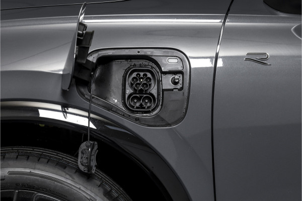 Volkswagen Tiguan 1.5 eHybrid 272 PK R-Line | Black Style | Elek. Trekhaak | S/K-panodak | Adapt. Cruise | Stoel-+stuurverw. | App. Connect | Camera | PDC | LM 20" | 8355