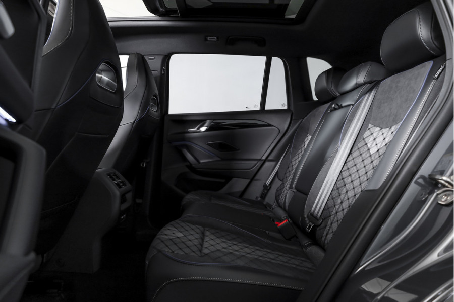 Volkswagen Tiguan 1.5 eHybrid 272 PK R-Line | Black Style | Elek. Trekhaak | S/K-panodak | Adapt. Cruise | Stoel-+stuurverw. | App. Connect | Camera | PDC | LM 20" | 8355