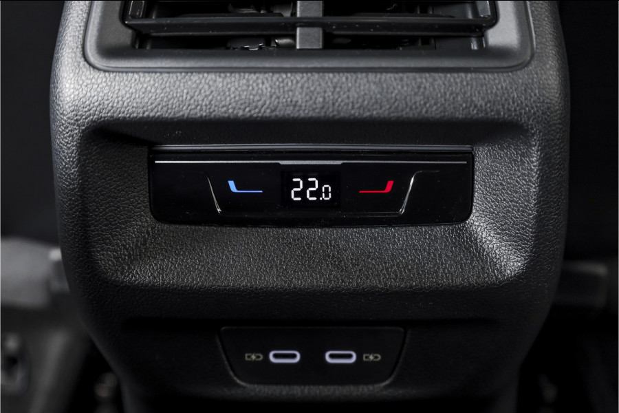 Volkswagen Tiguan 1.5 eHybrid 272 PK R-Line | Black Style | Elek. Trekhaak | S/K-panodak | Adapt. Cruise | Stoel-+stuurverw. | App. Connect | Camera | PDC | LM 20" | 8355