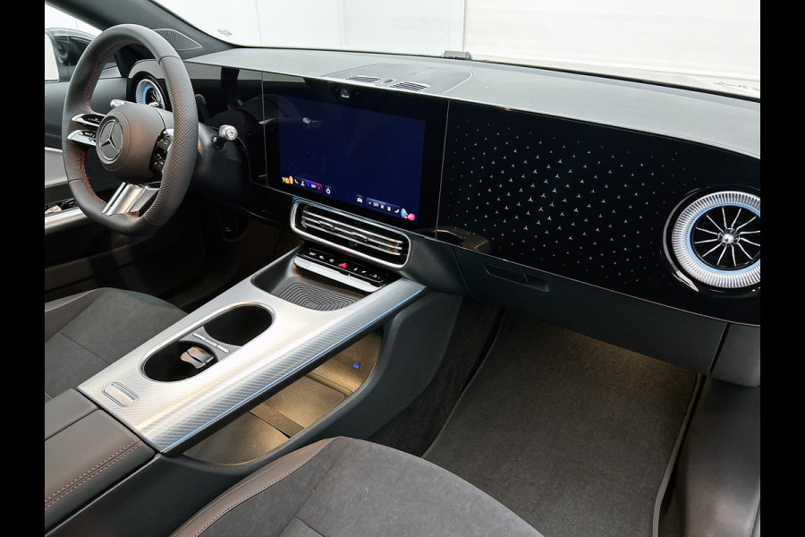 Mercedes-Benz CLA-Klasse 200 Business Solution AMG 58 kWh | Advanced Plus pakket | Warmtewerend, donkergetint glas | Smartphone integratie | URBAN GUARD | Vast panoramadak |