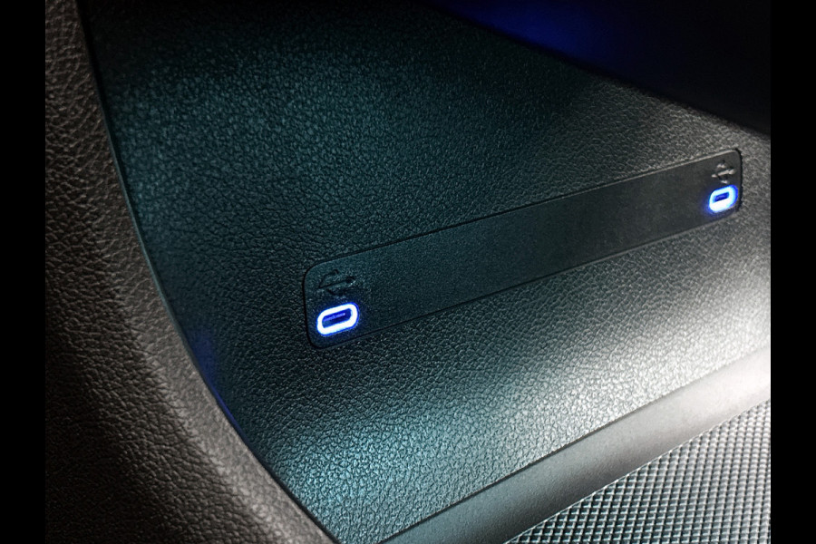 Mercedes-Benz CLA-Klasse 200 Business Solution AMG 58 kWh | Advanced Plus pakket | Warmtewerend, donkergetint glas | Smartphone integratie | URBAN GUARD | Vast panoramadak |