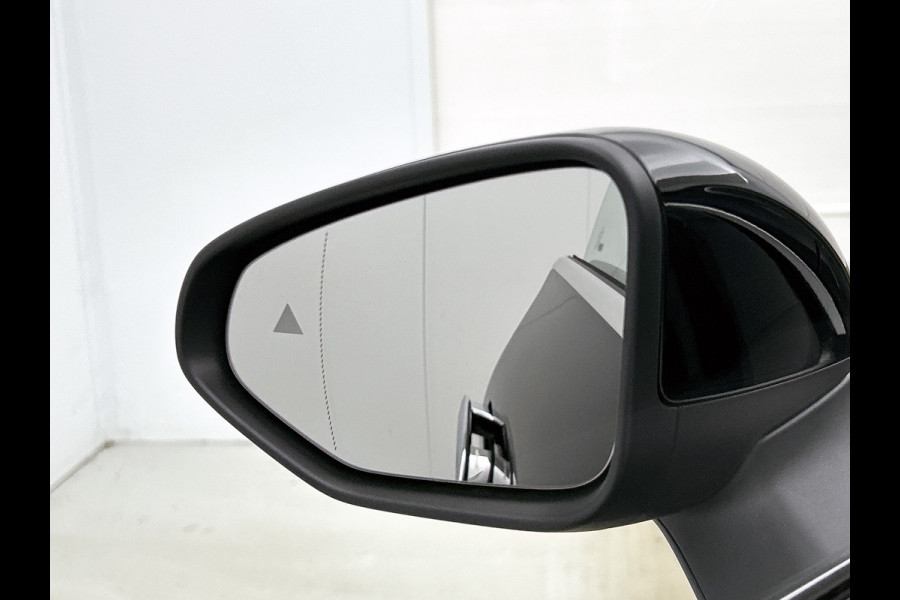 Mercedes-Benz CLA-Klasse 200 Business Solution AMG 58 kWh | Advanced Plus pakket | Warmtewerend, donkergetint glas | Smartphone integratie | URBAN GUARD | Vast panoramadak |