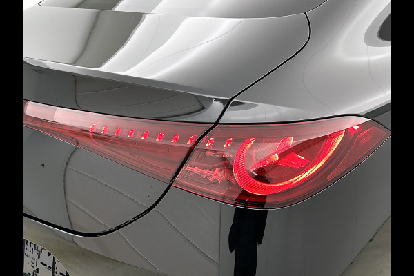 Mercedes-Benz CLA-Klasse 200 Business Solution AMG 58 kWh | Advanced Plus pakket | Warmtewerend, donkergetint glas | Smartphone integratie | URBAN GUARD | Vast panoramadak |