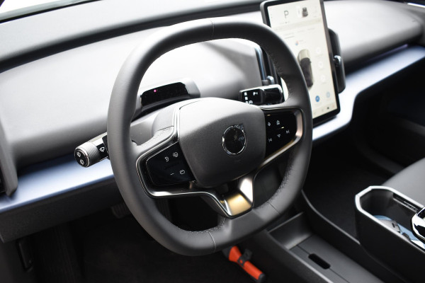 Volvo EX30 272PK Single Motor Extended Range Plus 69 kWh / Adaptieve Cruise Control/ Dodehoek Detectie / Parkeersensoren voor en achter/ Achteruitrijcamera / Warmtepomp / 20" velgen