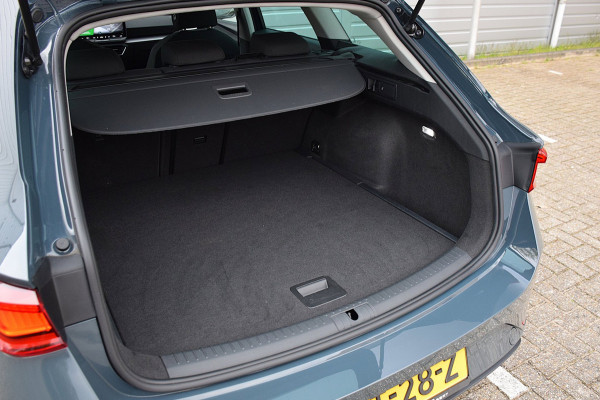 Seat Leon Sportstourer 1.5 eTSI Style Business Intense*2e eigenaar*16Dkm*NAP*Camera*ACC*Virtual cockpit*