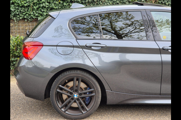 BMW 1-serie M Sport Edition Schuifdak Keyless Apple CarPlay BlackPanel M Remmerij 118i Edition M Sport Shadow High Executive