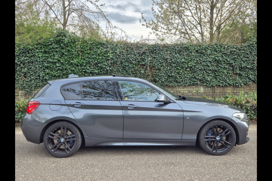 BMW 1-serie M Sport Edition Schuifdak Keyless Apple CarPlay BlackPanel M Remmerij 118i Edition M Sport Shadow High Executive