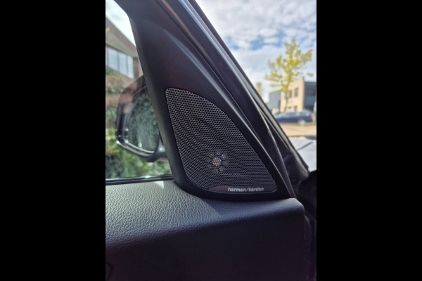 BMW 1-serie M Sport Edition Schuifdak Keyless Apple CarPlay BlackPanel M Remmerij 118i Edition M Sport Shadow High Executive