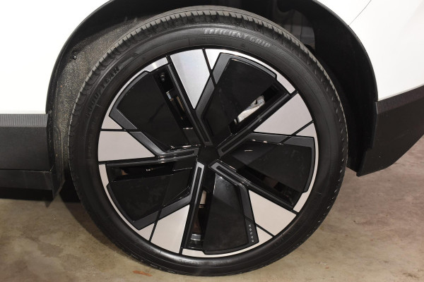 Volvo EX30 272PK Single Motor Extended Range Plus 69 kWh / Adaptieve Cruise Control/ Dodehoek Detectie / Parkeersensoren voor en achter/ Achteruitrijcamera / Warmtepomp / 20" velgen