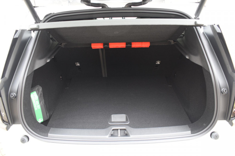 Volvo EX30 272PK Single Motor Extended Range Plus 69 kWh / Adaptieve Cruise Control/ Dodehoek Detectie / Parkeersensoren voor en achter/ Achteruitrijcamera / Warmtepomp / 20" velgen