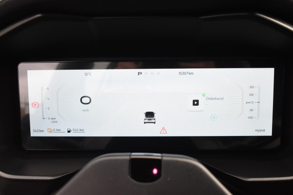 Lynk & Co 01 276PK Automaat Core / Adaptieve cruise control / Stoel - en stuurwielverwarming / Parkeersensoren / Achteruitrijcamera / Apple Carplay / Trekhaak / Metallic lak / 19" velgen