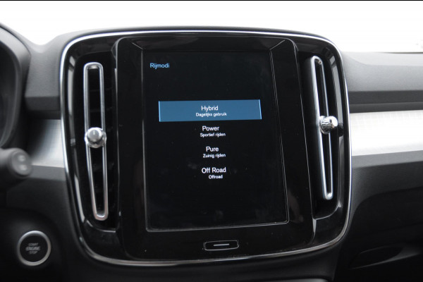 Volvo XC40 T4 211PK Automaat Inscription Expression Adaptieve cruise control / Elektrische achterklep / keyless entry / parkeersensoren met camera / Apple carplay / Bluetooth / Elektrische stoelen met geheugen