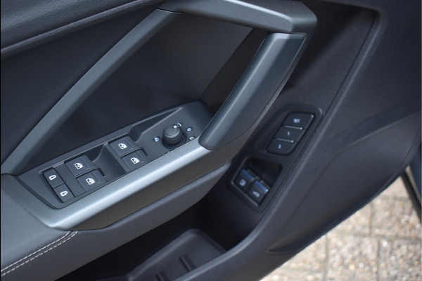 Audi Q3 45 TFSI e S-Line 245 Pk Pano Memory Vol Leder Full Led Keyless Camera 19 Inch