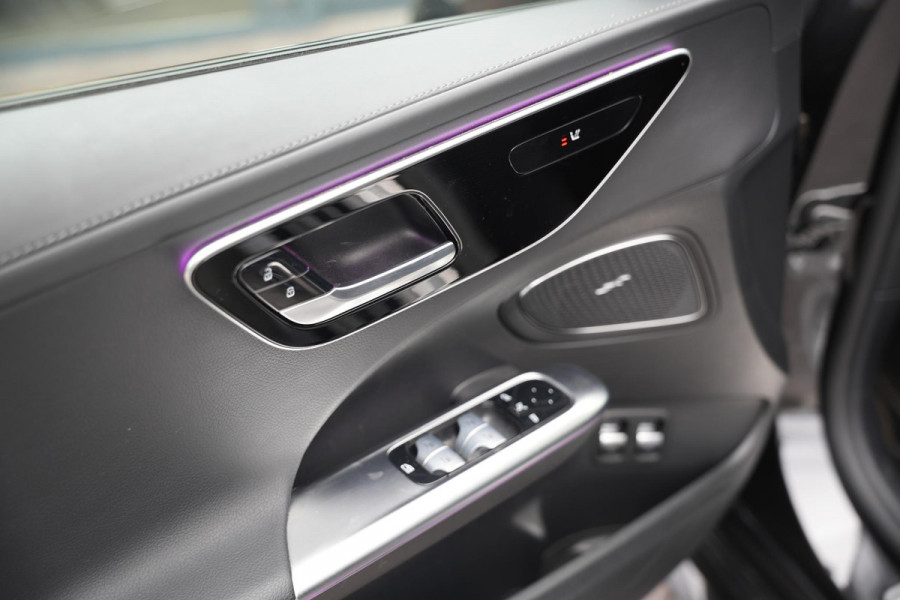 Mercedes-Benz C-Klasse 300 e AMG Line Limited Panoramadak Ambient Adapt. Cruise Camera 19''LM AMG