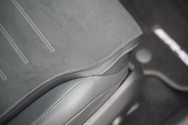 Mercedes-Benz C-Klasse 300 e AMG Line Limited Panoramadak Ambient Adapt. Cruise Camera 19''LM AMG