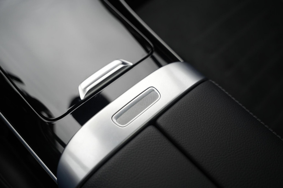 Mercedes-Benz C-Klasse 300 e AMG Line Limited Panoramadak Ambient Adapt. Cruise Camera 19''LM AMG