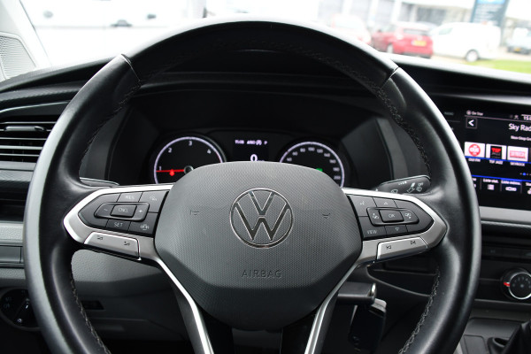 Volkswagen Transporter 2.0 TDI L2H1 30 PB Edition Camera, Cruise, Carplay, 150pk, Automaat, Multimedia, Airco, sensoren, Uniek!