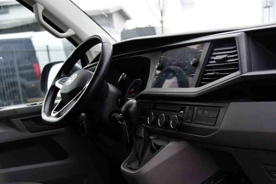 Volkswagen Transporter 2.0 TDI L2H1 30 PB Edition Camera, Cruise, Carplay, 150pk, Automaat, Multimedia, Airco, sensoren, Uniek!