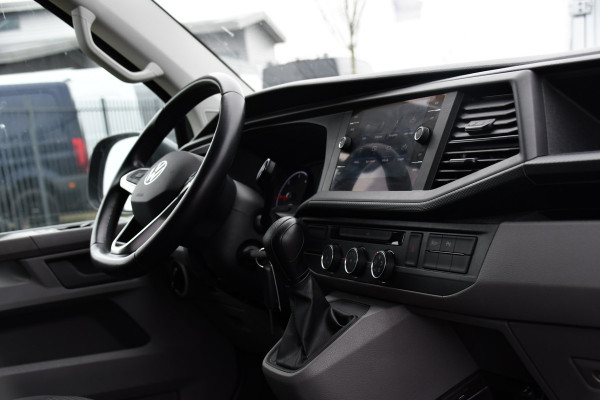 Volkswagen Transporter 2.0 TDI L2H1 30 PB Edition Camera, Cruise, Carplay, 150pk, Automaat, Multimedia, Airco, sensoren, Uniek!