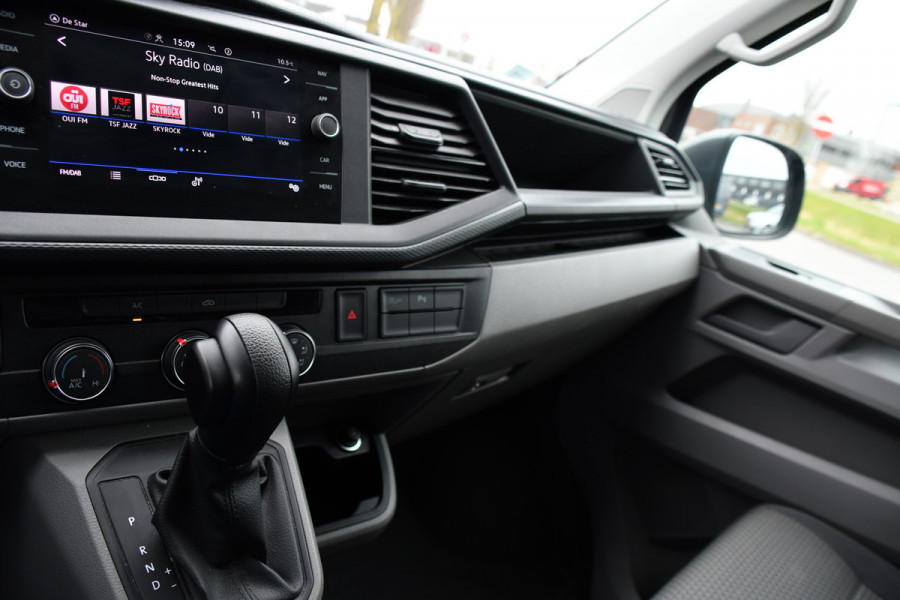 Volkswagen Transporter 2.0 TDI L2H1 30 PB Edition Camera, Cruise, Carplay, 150pk, Automaat, Multimedia, Airco, sensoren, Uniek!