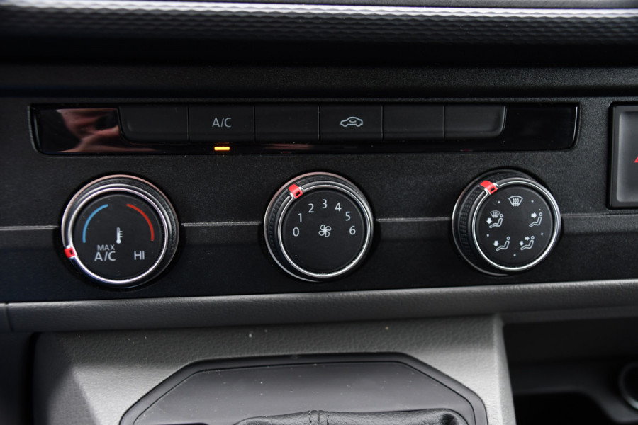 Volkswagen Transporter 2.0 TDI L2H1 30 PB Edition Camera, Cruise, Carplay, 150pk, Automaat, Multimedia, Airco, sensoren, Uniek!