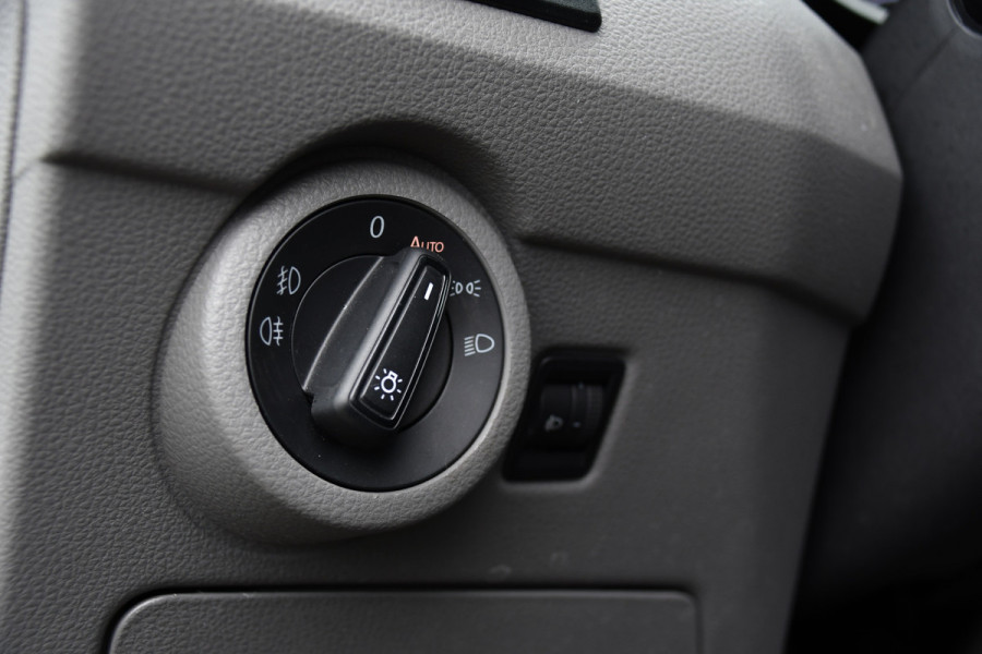 Volkswagen Transporter 2.0 TDI L2H1 30 PB Edition Camera, Cruise, Carplay, 150pk, Automaat, Multimedia, Airco, sensoren, Uniek!