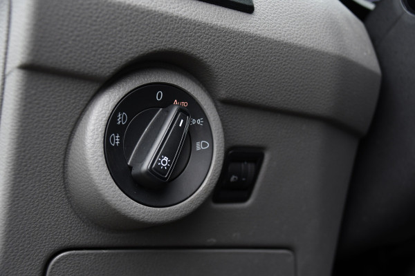 Volkswagen Transporter 2.0 TDI L2H1 30 PB Edition Camera, Cruise, Carplay, 150pk, Automaat, Multimedia, Airco, sensoren, Uniek!