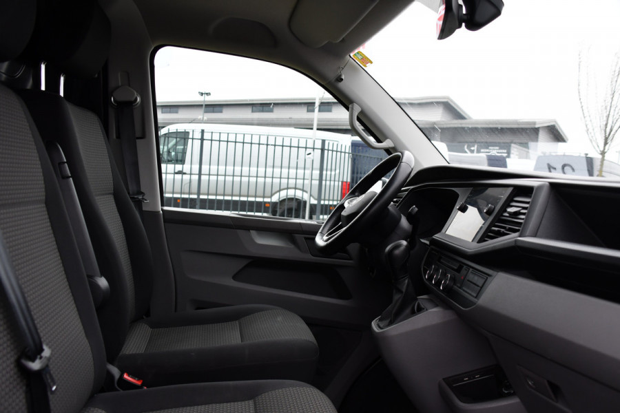 Volkswagen Transporter 2.0 TDI L2H1 30 PB Edition Camera, Cruise, Carplay, 150pk, Automaat, Multimedia, Airco, sensoren, Uniek!
