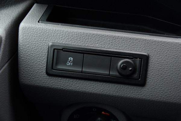 Volkswagen Transporter 2.0 TDI L2H1 30 PB Edition Camera, Cruise, Carplay, 150pk, Automaat, Multimedia, Airco, sensoren, Uniek!