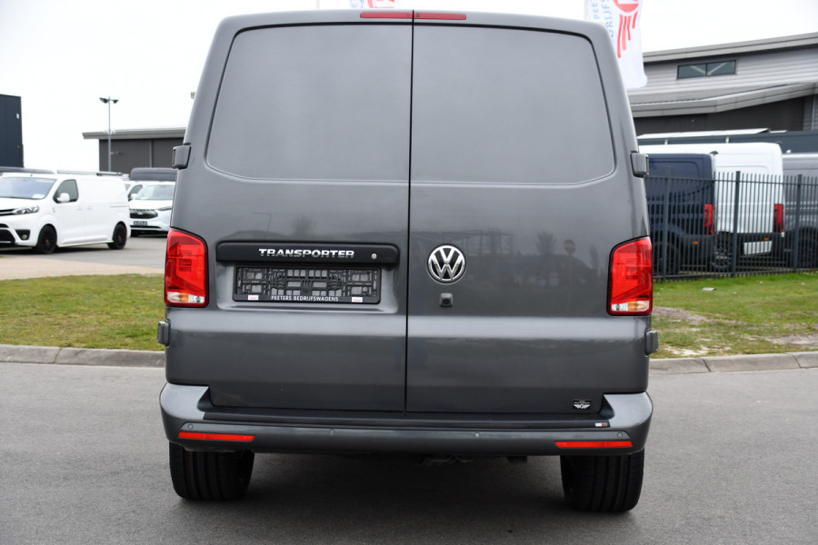 Volkswagen Transporter 2.0 TDI L2H1 30 PB Edition Camera, Cruise, Carplay, 150pk, Automaat, Multimedia, Airco, sensoren, Uniek!
