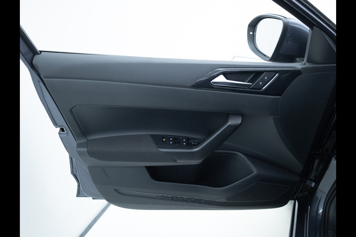 Volkswagen Taigo 1.0 TSI Business Comfort Edition | Stoelverwarming | PDC V+A | Airco | Led | DAB | Apple Carplay, Android auto, All season banden