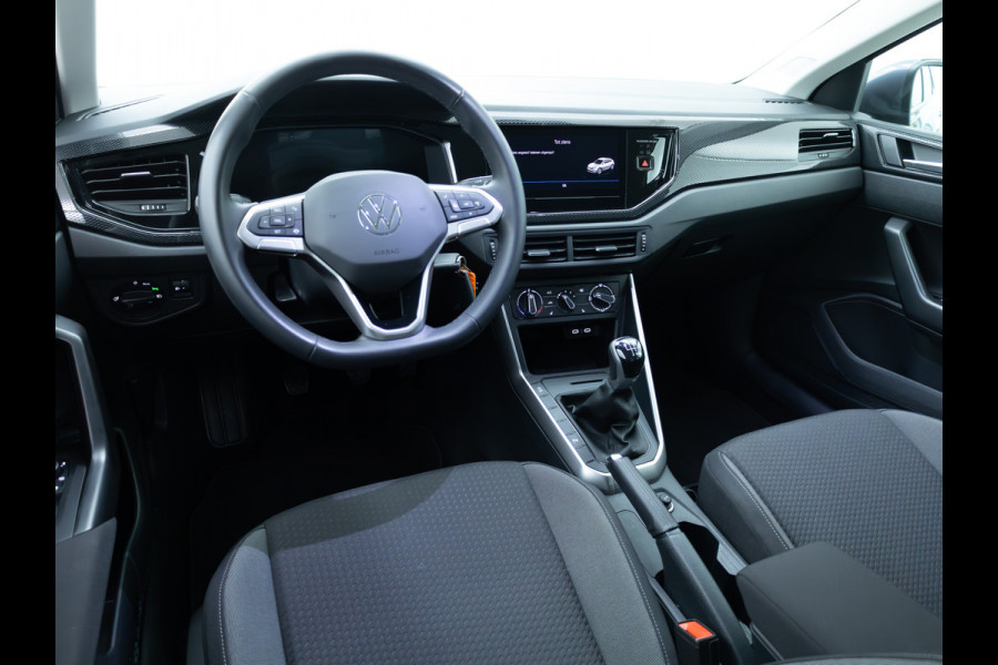 Volkswagen Taigo 1.0 TSI Business Comfort Edition | Stoelverwarming | PDC V+A | Airco | Led | DAB | Apple Carplay, Android auto, All season banden