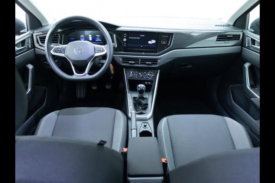 Volkswagen Taigo 1.0 TSI Business Comfort Edition | Stoelverwarming | PDC V+A | Airco | Led | DAB | Apple Carplay, Android auto, All season banden